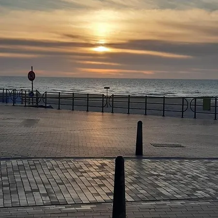 Lägenhet Prachtig Zeezicht Westcorner *